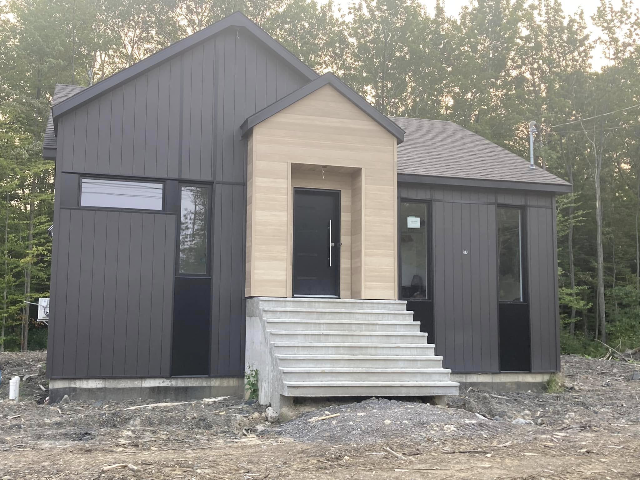 Construction neuve – Canexel & bois naturel